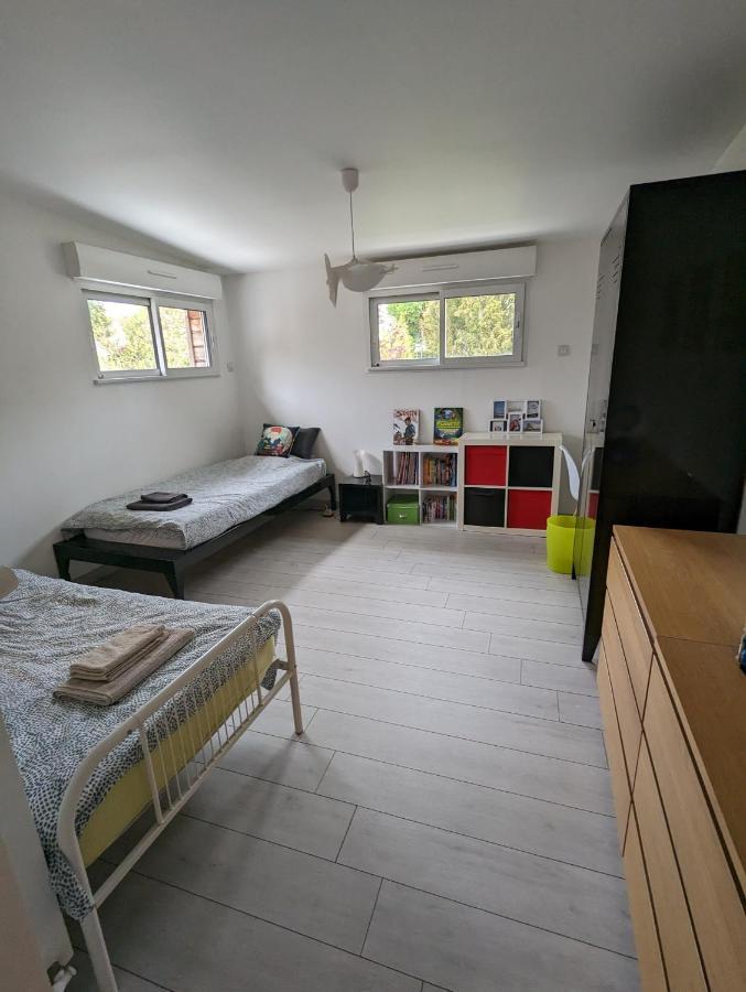 Chambre Double ou Lits Jumeaux avec Salle de Bains Commune