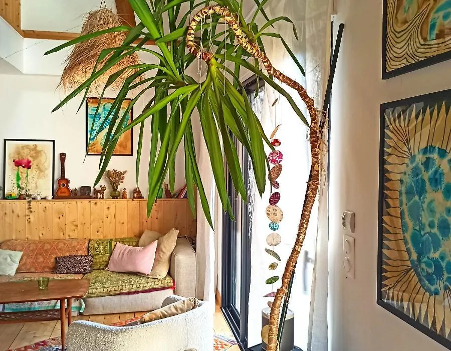Chambre dans atelier d'artiste-1