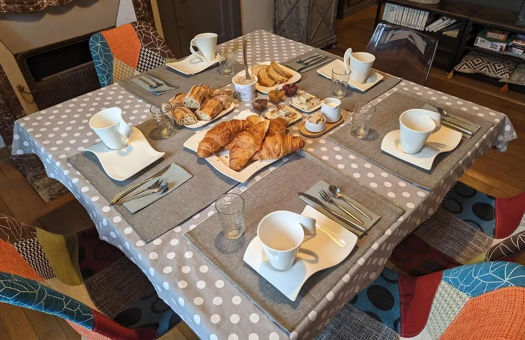 Anne et Stan - Chambres avec petit dejeuner - proche centre ville et circuit-1